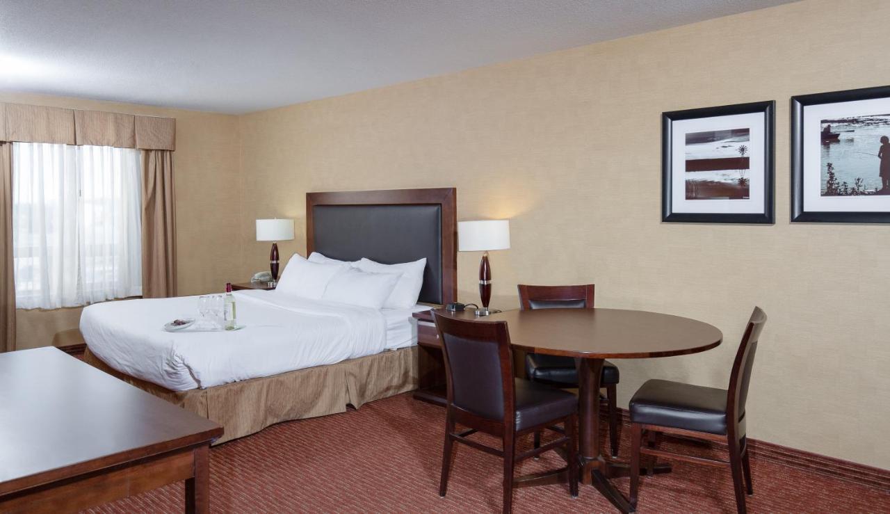 Pomeroy Hotel Fort St. John Екстериор снимка