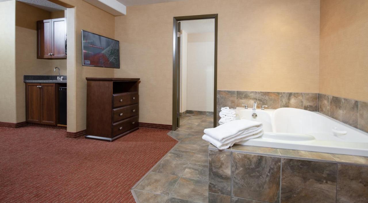Pomeroy Hotel Fort St. John Екстериор снимка