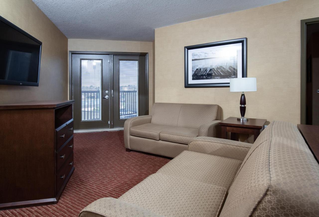 Pomeroy Hotel Fort St. John Екстериор снимка