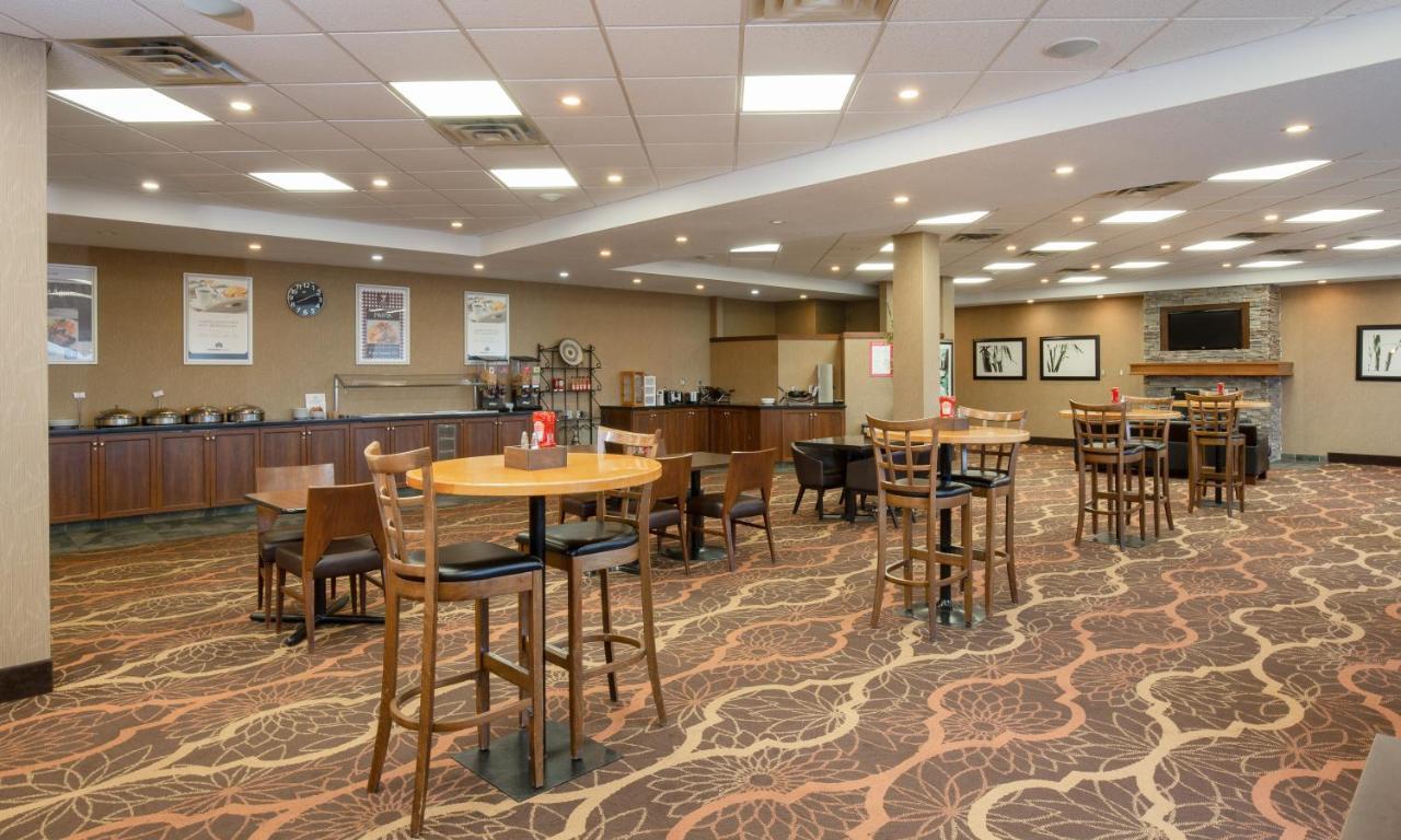 Pomeroy Hotel Fort St. John Екстериор снимка