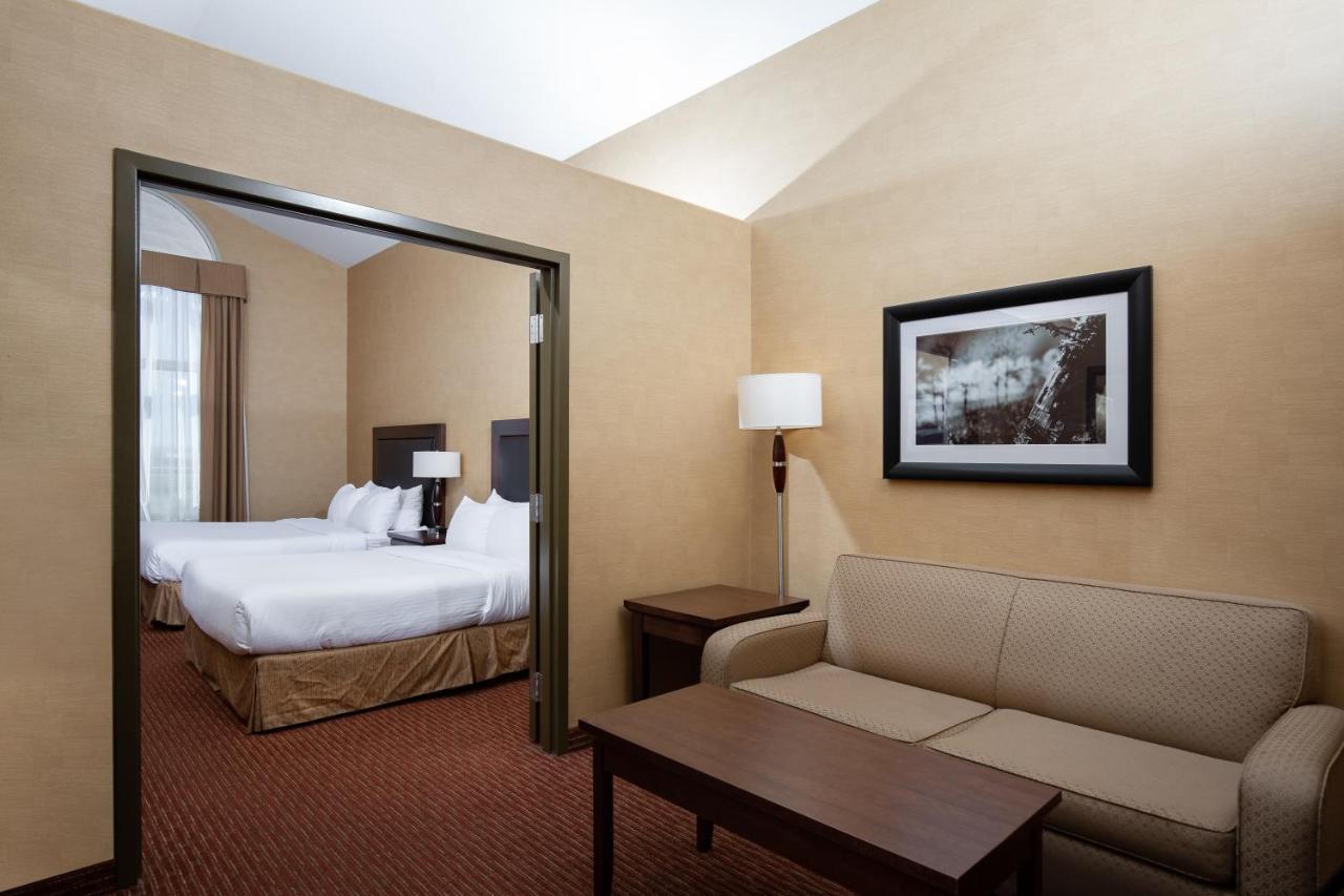Pomeroy Hotel Fort St. John Екстериор снимка