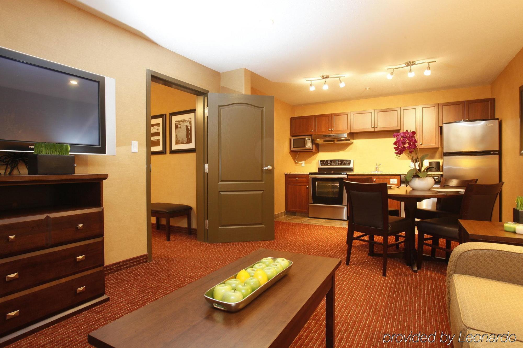 Pomeroy Hotel Fort St. John Екстериор снимка