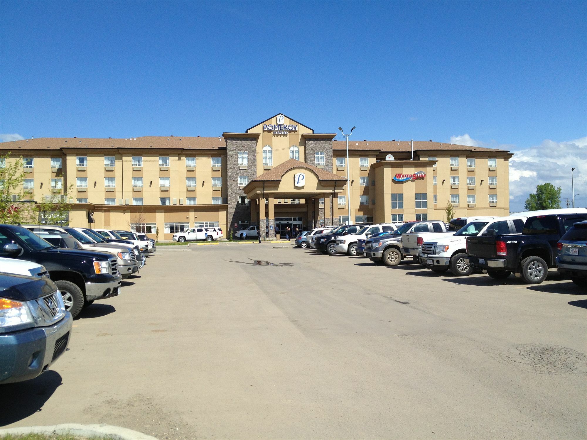 Pomeroy Hotel Fort St. John Екстериор снимка