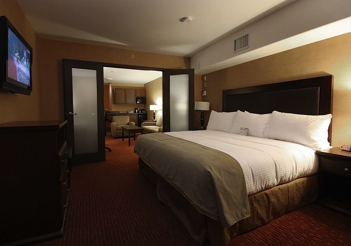 Pomeroy Hotel Fort St. John Стая снимка